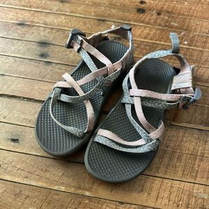 Chaco pink & gray gorpcore strappy arch support kids 13 sandals